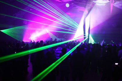Location de laser show pour discothèques, dancings, soirées et festival à Liège, Verviers, Aachen et Maastricht